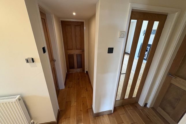 24, Merton Grove, Oldham photo 2