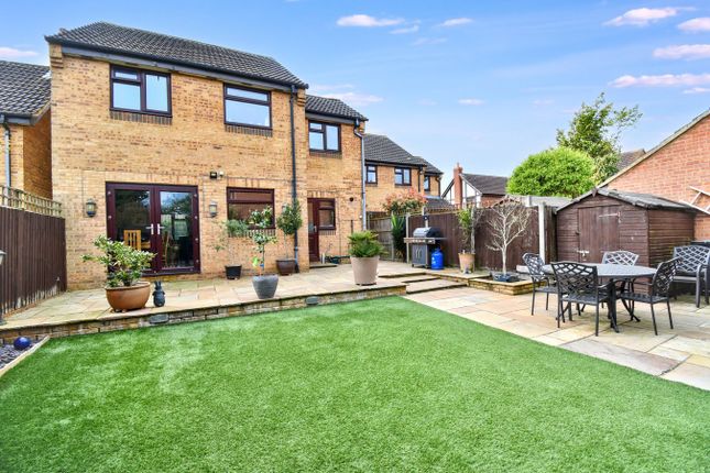 11, Harrier Way, Bedford photo 2