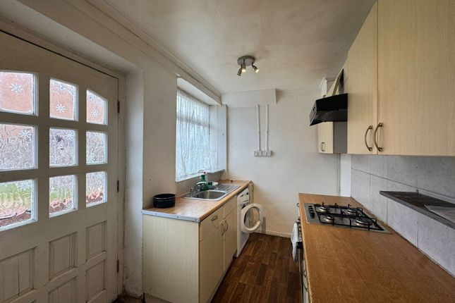 16 The Meads, Edgware photo 4
