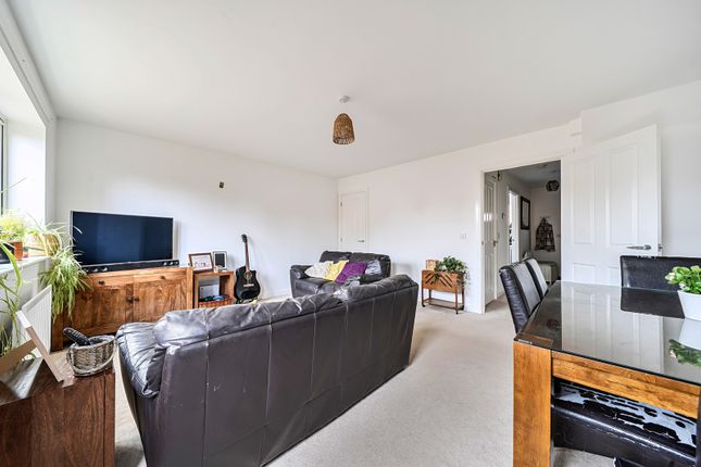 38, Chapel Drive, Aylesbury photo 4