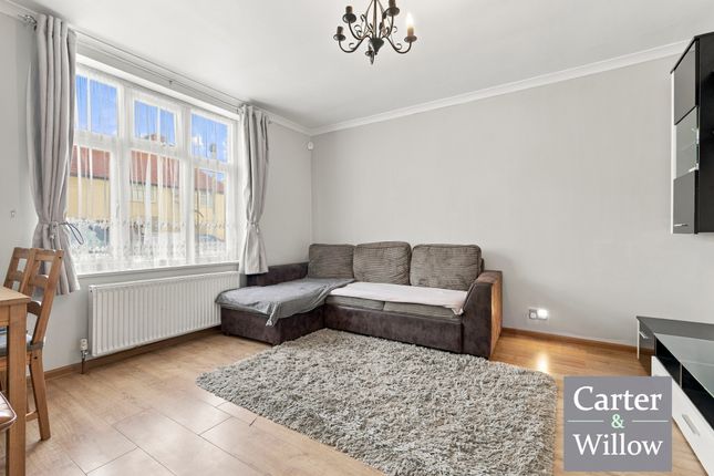 136, Hunters Hall Road, Dagenham photo 4