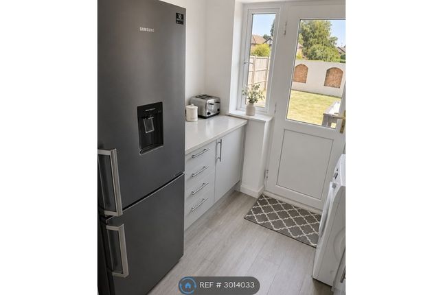 Blenheim Close, Wokingham photo 5