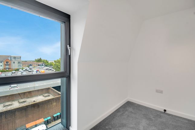 127C, High Street, Rayleigh photo 5