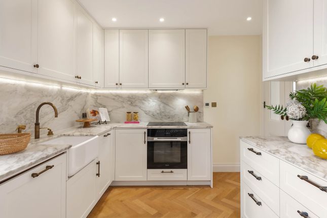 Flat 11,, Crescent Mansions, London photo 4