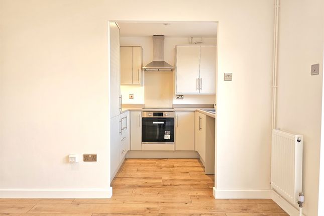 23, Arlington Close, Attleborough photo 2