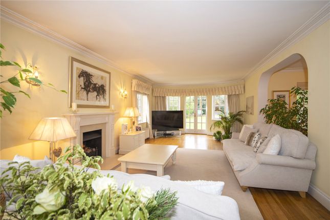 12, Westcar Lane, Walton-On-Thames photo 4