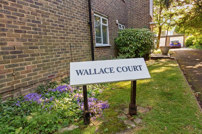 11 Wallace Court, Wallace Avenue, Worthing photo 2
