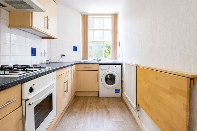 Flat 2, Westfield House Mansbridge Road, Southampton photo 3