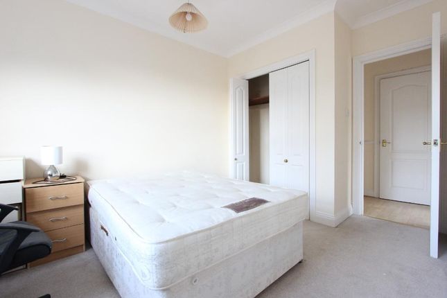 56 Leathermarket Court, Leathermarket Road, London photo 5