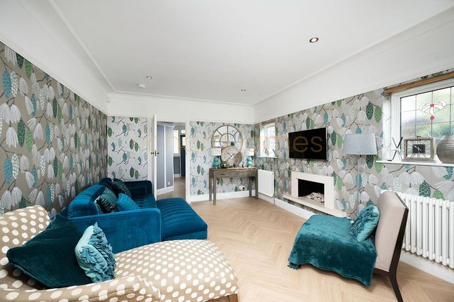 2, Goodwyn Avenue, London photo 4
