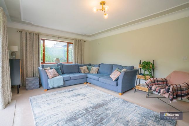 275, Upton Lane, Widnes photo 4
