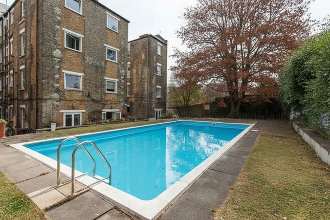 8, Warwick Gardens House, Peckham photo 2