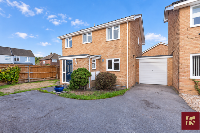 4-bed flat on Fortrose Close, Sandhurst, £2,000/mo