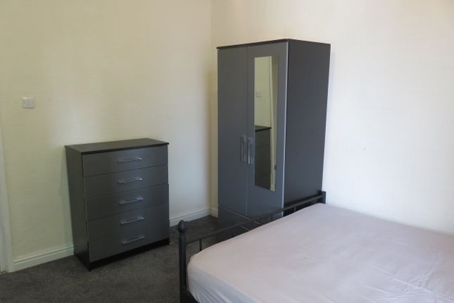 Flat to rent in Gregory Boulevard, Nottingham