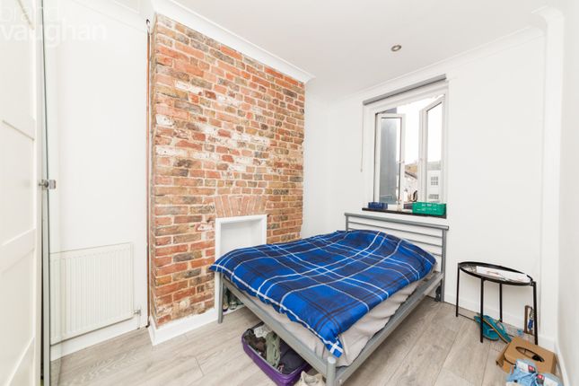 Flat to rent in St James Street, Brighton