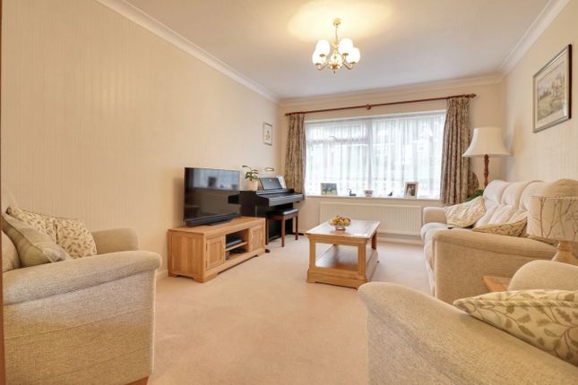 6 The Crest, SAWBRIDGEWORTH photo 3