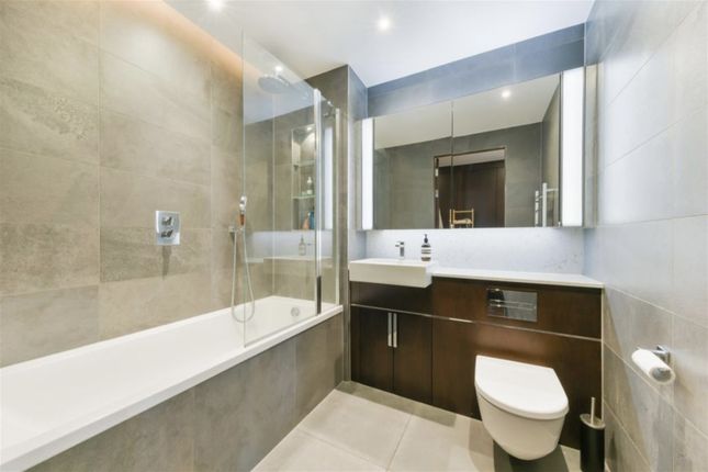 7, Madeira Tower, Ponton Road, London photo 4