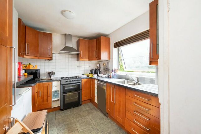 7, Empire Wharf Road, London  photo 2