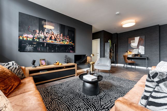 1-bed flat on Steelhouse Lane, Birmingham, £315,000
