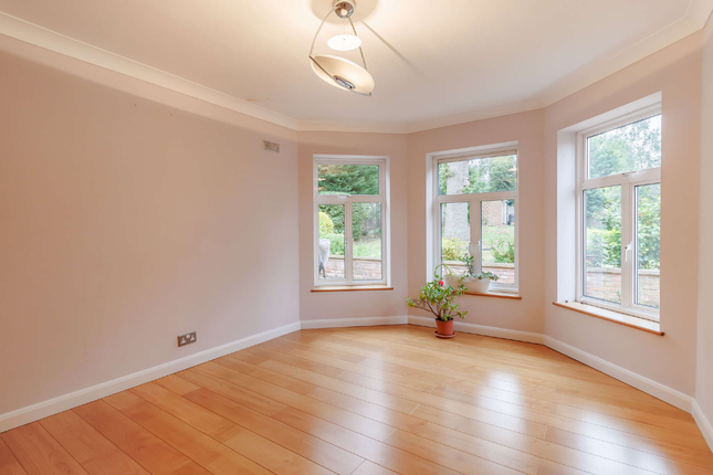 34, Bishops Avenue, Northwood photo 4