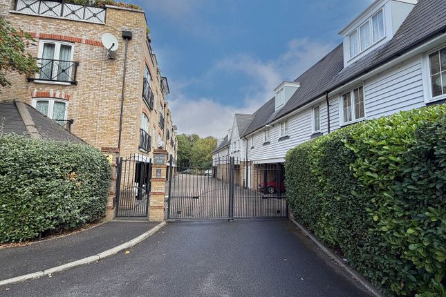 13 Stable Court, Millpond Place, Carshalton photo 4