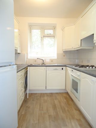 Rollo Court, Rawson Street / Strasburg Road, London photo 3