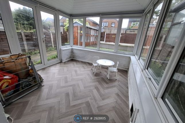 Farringdon Drive, Radcliffe, Manchester photo 4