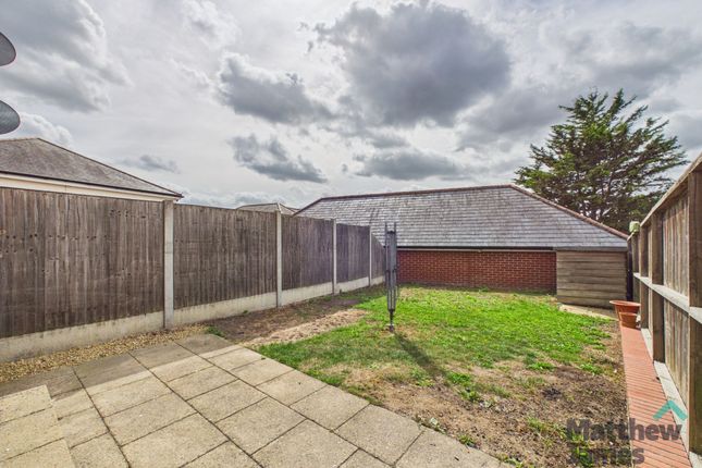 1 Harwich Grove, Colchester photo 4