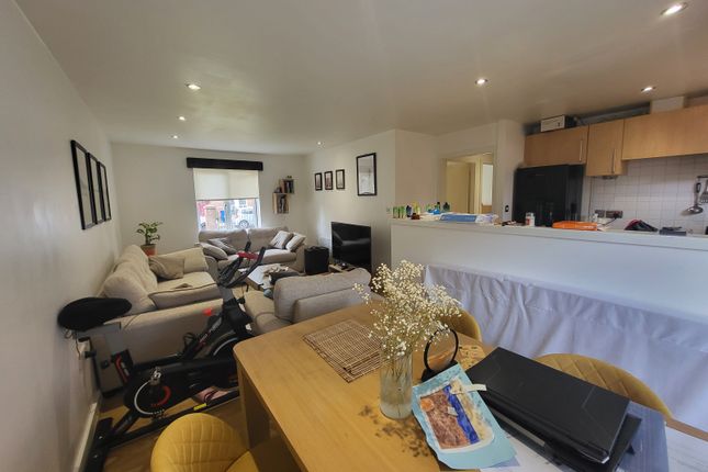38 Jackson Crescent, Hulme, Manchester photo 5
