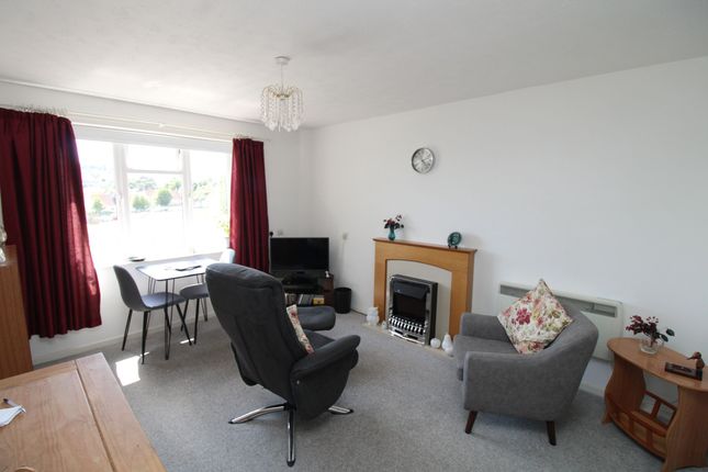 15 Richmond Court, Paignton photo 2