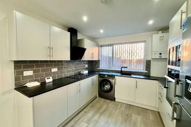 3, Coupland Place, LEEDS photo 3