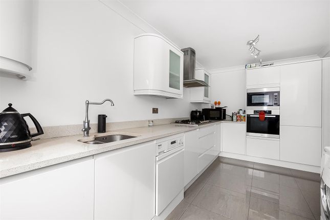 53 French Apartments, Lansdowne Road, Purley photo 3