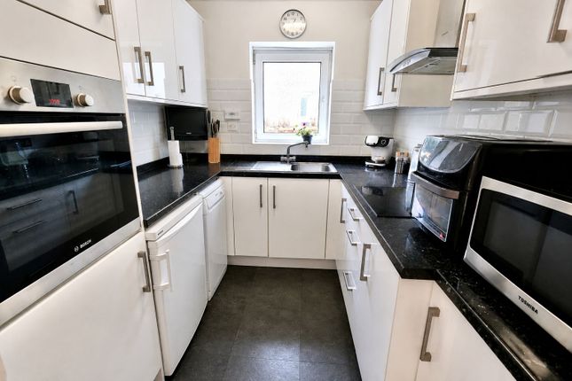 37, Waldenhurst Road, Orpington photo 3
