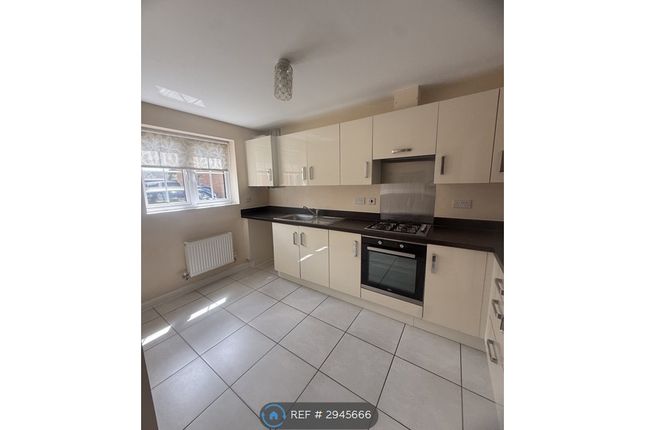 Mill Pond Crescent, Chichester photo 3