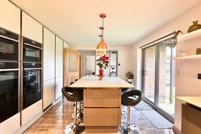 94, Cowdray Park Road, Bexhill-on-Sea photo 3