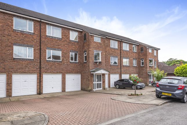 Thumbnail Flat for sale in Eaton Court, Grimsby