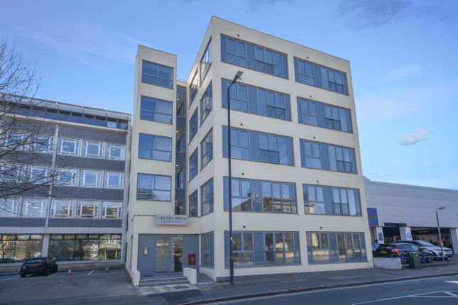 Thumbnail Flat to rent in New London Road, Chelmsford