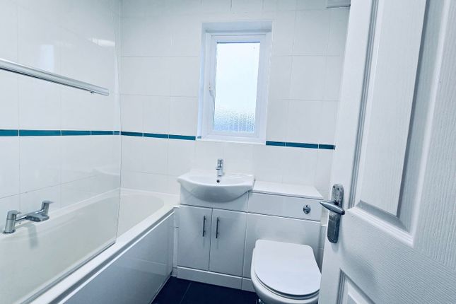 6, Tron Court, Alloa photo 3
