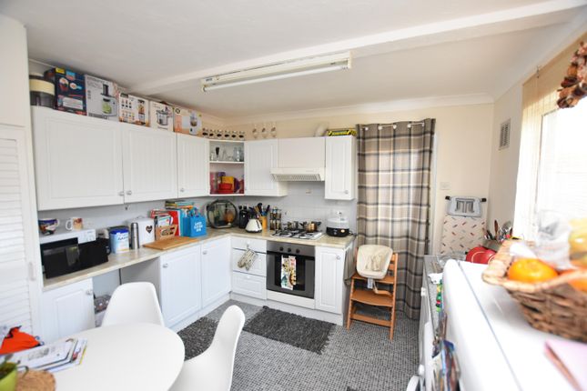 Find 2 Bedroom Flats To Rent In Ellis Road Clacton On Sea