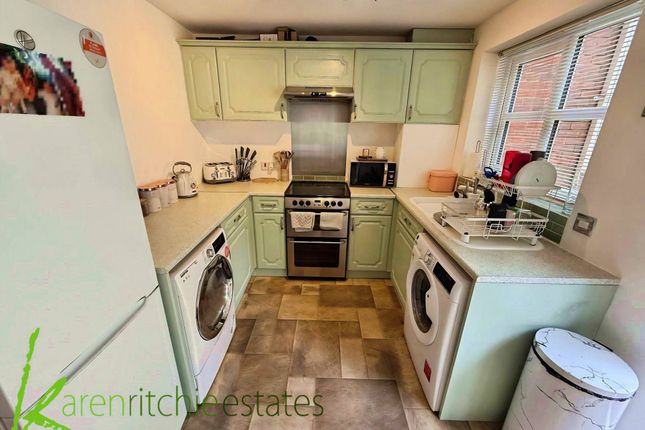 24, Embsay Close, Bolton photo 4