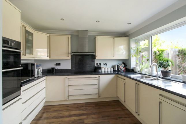 1, Whitehouse Meadows, Essex photo 3