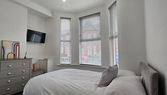 79 , Grange Road West, Birkenhead photo 3