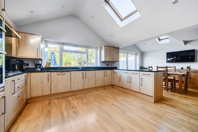 38, Farm Road, Maidenhead photo 3