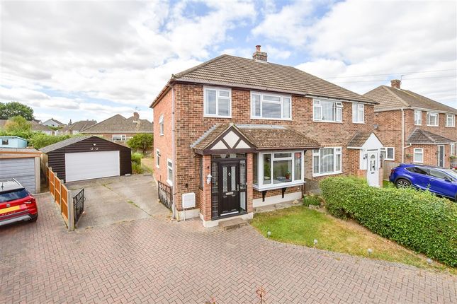 3-bed house on Heathside Avenue Coxheath, Maidstone, £264,500