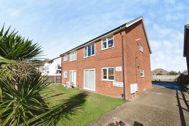 1-bed flat on Southwood Road, Hampshire, £125,000