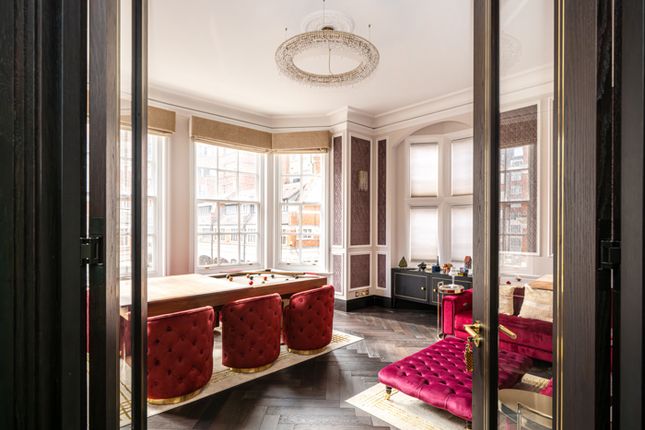 6, Aldford Street, London photo 2
