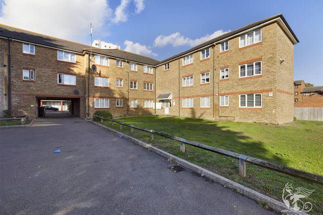 Thumbnail Flat for sale in Argent Street, Grays
