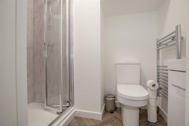 En Suite 1.Jpg