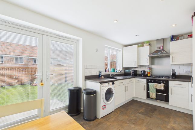 1 Metcalfe Drive, Cottingham, East Riding Of Yorkshire photo 2
