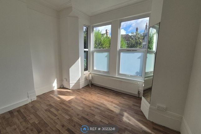 Ferme Park Road, London photo 2